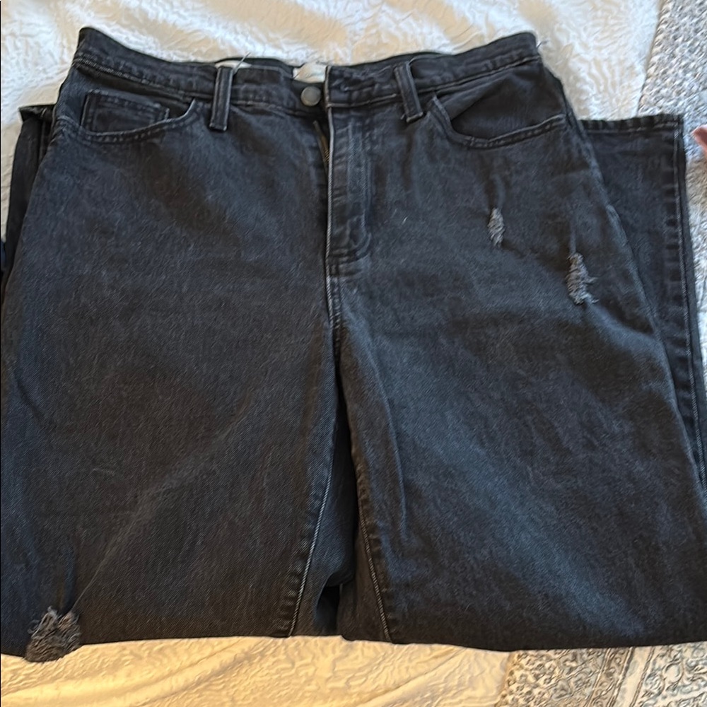 Universal thread high-rise Straight Black Distressed Jeans